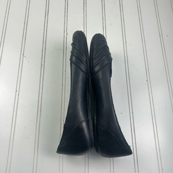 Born Pleated Black Leather Ballet Flats Women’s Size 7 - Picture 11 of 11